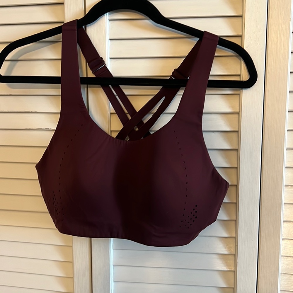 Lululemon sports bra size 8